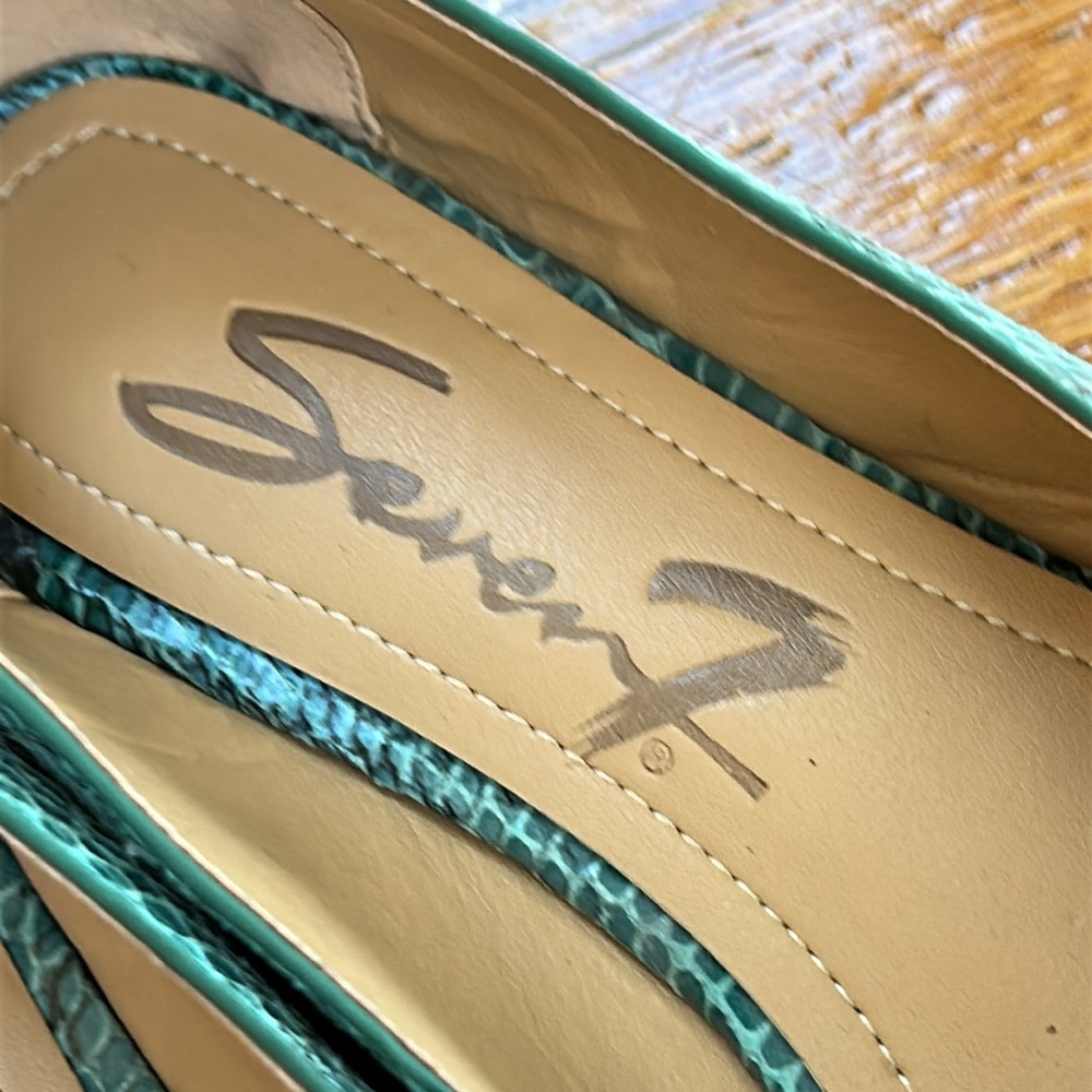 Seven 7 Nelly Flat style turquoise snakeskin ladies pointed toe flats. Size 9. - Picture 2 of 13